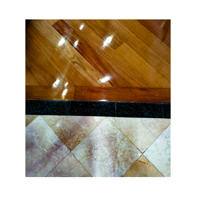 Especialistas en la refracción y reparación técnica de pisos de madera dañados.Corregimos desniveles, grietas y piezas sueltas para recuperar la firmeza original.